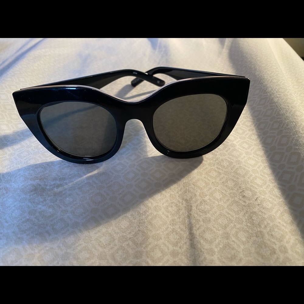 LE Specs Air Heart Black/gold cat eye sunglasses